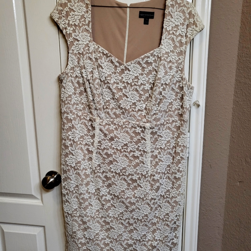 WHITE LACE DRESS 👗